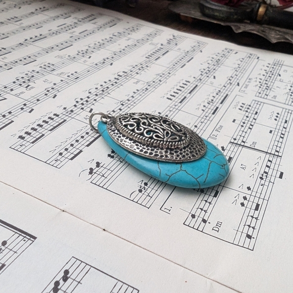 Turquoise and Silver Pendant Necklace - Picture 4 of 7